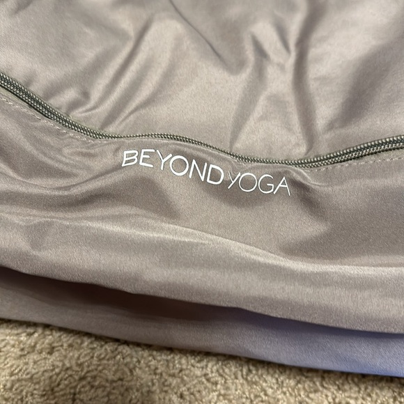New Beyond Yoga backpack - Picture 2 of 7